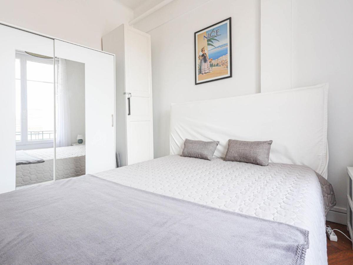 Apartment Les Terrasses De L'escurial By Interhome